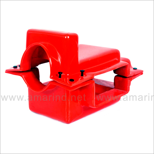 बस बार जॉइंट श्राउड्स एंड बूट्स