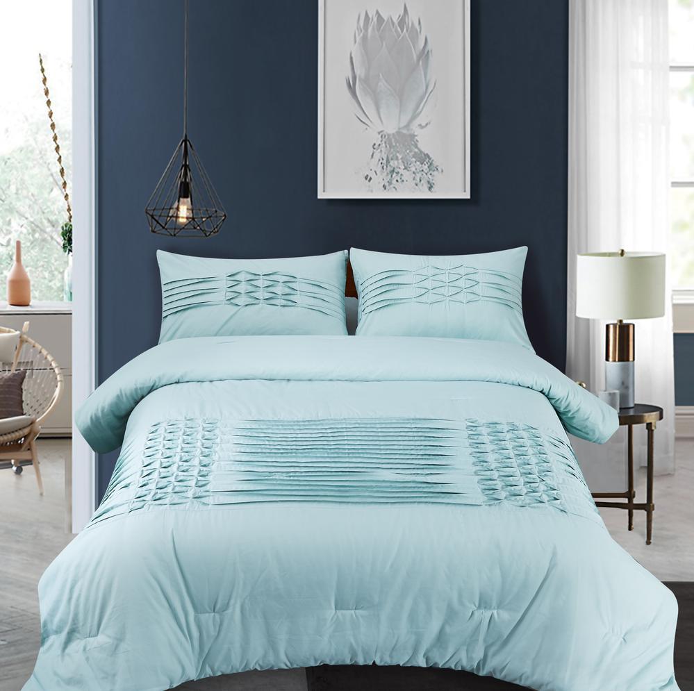 Embroidered Daisy Double Fibre Comforter