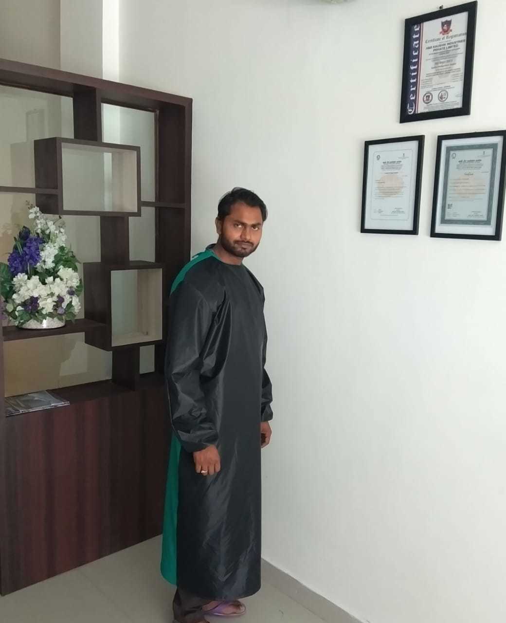 Ot Gown - 2/20x10s Heavy Handloom Cotton, Small Size, Long Sleeves, High Neck, Back Closure, Green Color - Ideal For Surgical Procedures