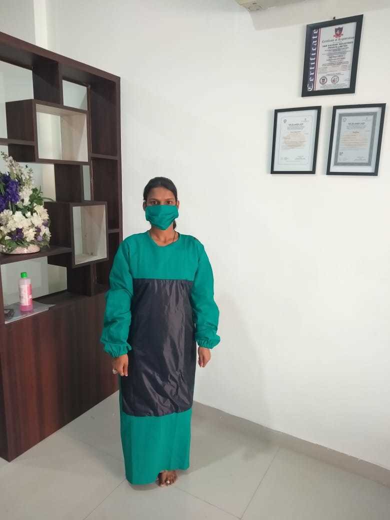 Ot Gown - 2/20x10s Heavy Handloom Cotton, Small Size, Long Sleeves, High Neck, Back Closure, Green Color - Ideal For Surgical Procedures