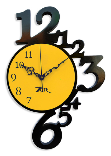 काली और पीली 12 से 6 वॉल क्लॉक