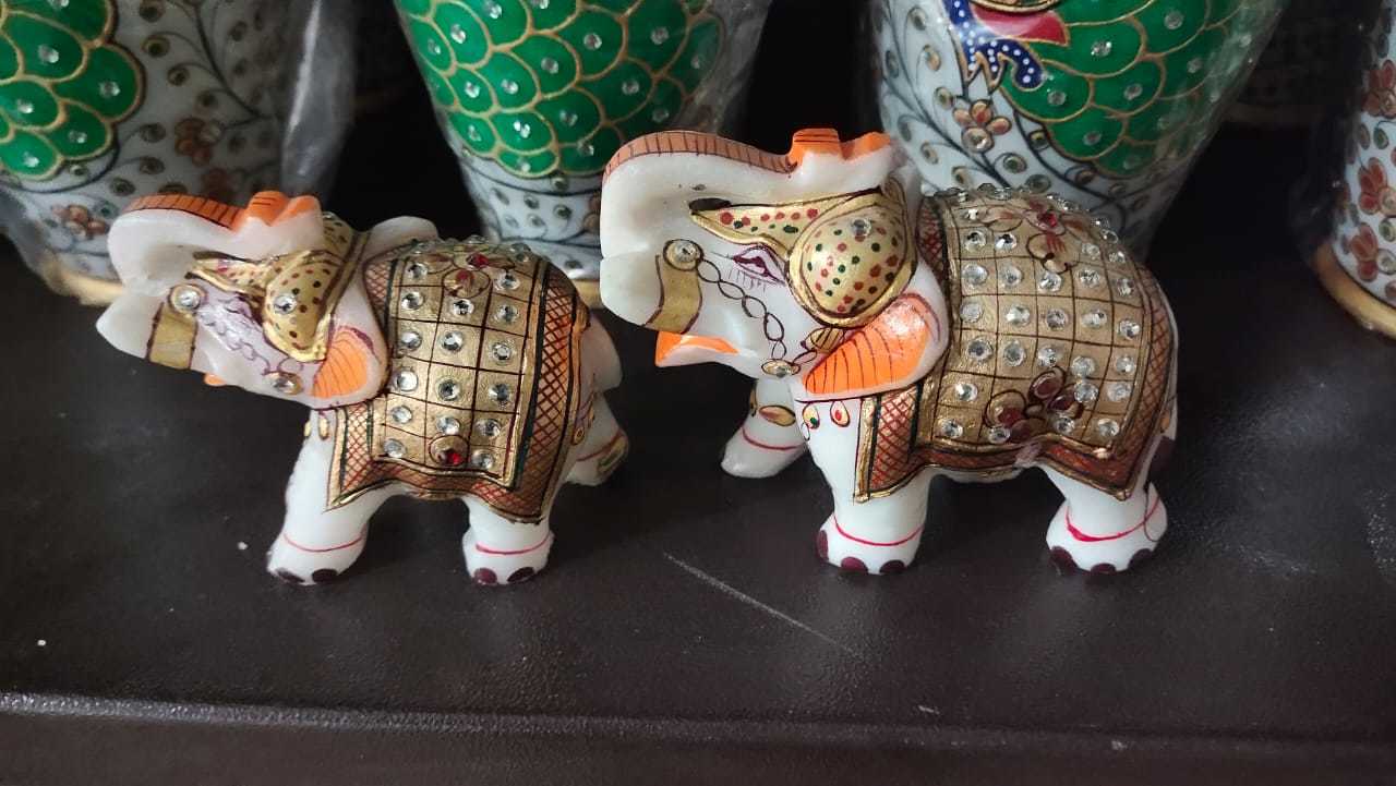 Marble Elephant Figurine - 2 To 7 Inches, White Color, Customized With Logo And Packaging, Antique Imitation Style For Home And Outdoor Decoration, Parties, Weddings, And Religious Activities