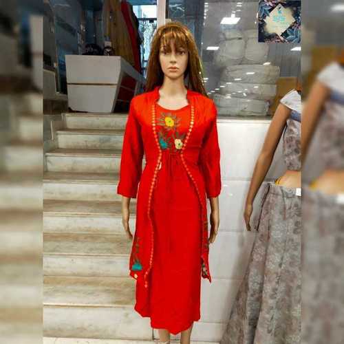 कढ़ाई वाली लंबी कुर्तियां