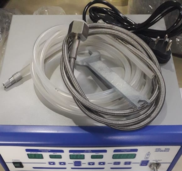 Co2 Insufflator Machine - Metal Body, 406.4x127x304.8 Mm | Surgical Purpose, Advanced Micro-processor Control, Safe Co2 Flow Management