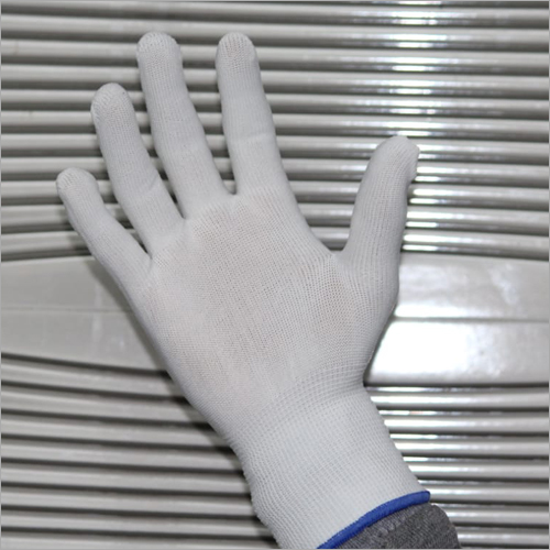 बुना हुआ सफेद दस्ताने