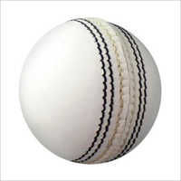 बोगन सफेद क्रिकेट गेंद