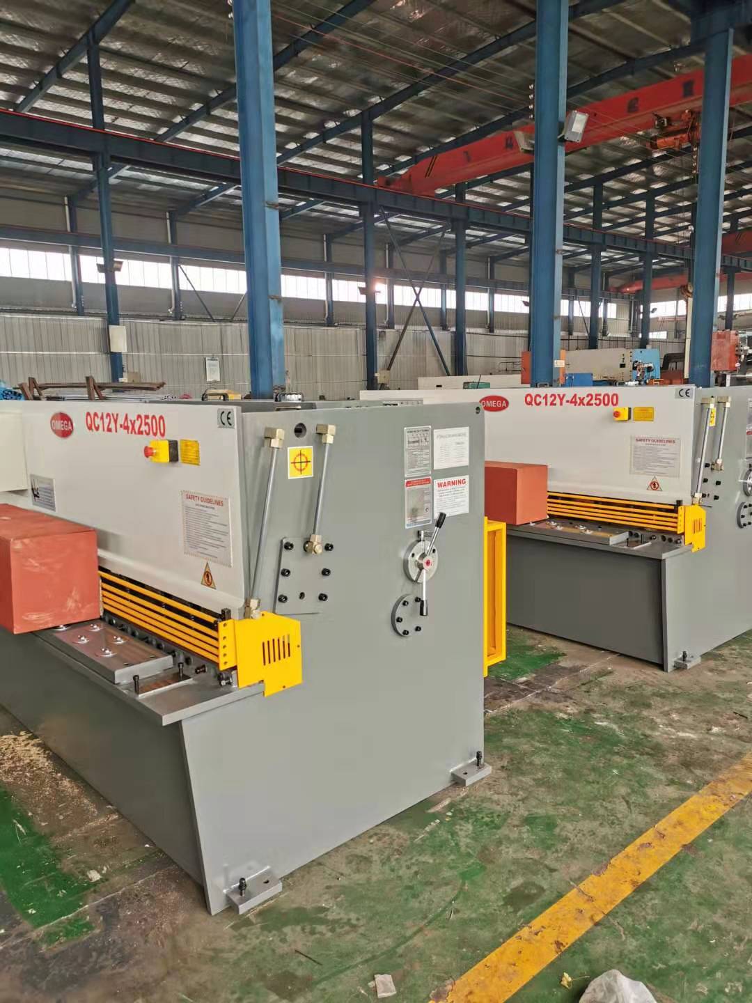 Blue & White Shearing Machine
