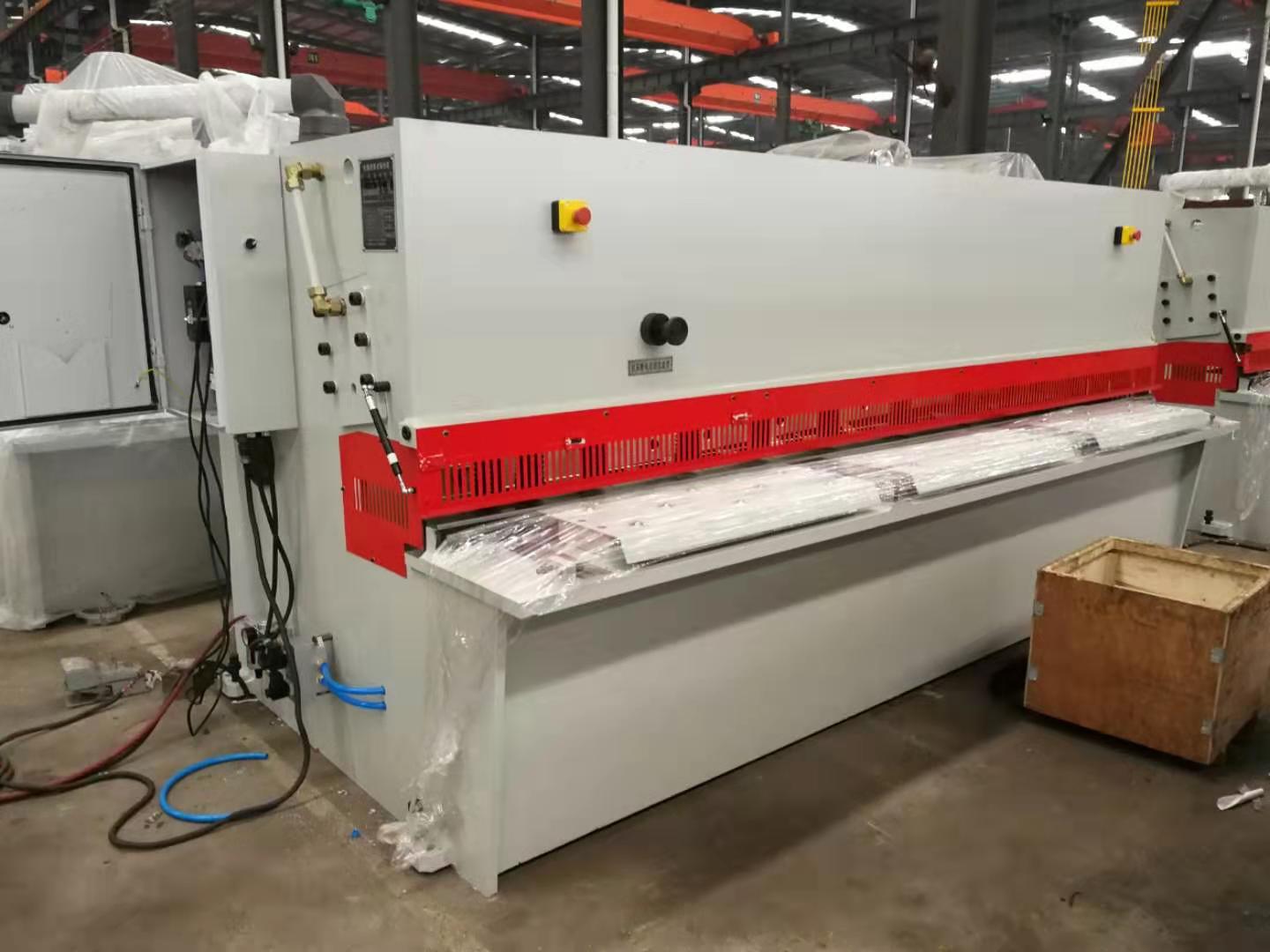 Blue & White Shearing Machine
