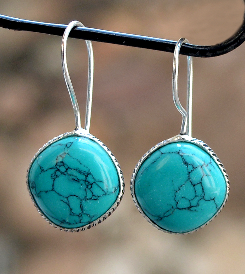 Turquoise Women Earring Pg-133358 Size: 1.4x2.6