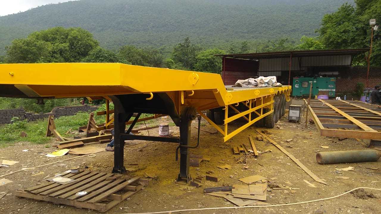 Flat Bed Trailer - Length: 40 Feet