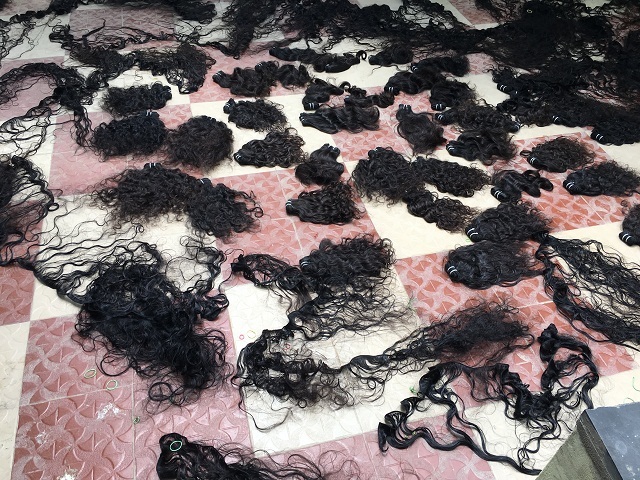 Selling Human Hair Extensions - Color: Natural Brown