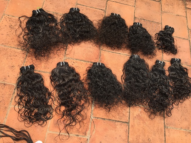 Natural Wavy Wholesale Indian Human Hair Extension Bundles - Length: 8 - 40 Inch (In)