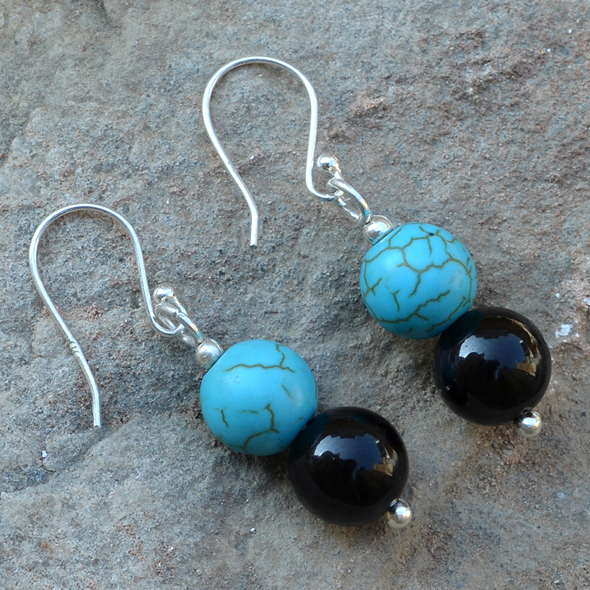 Turquoise & Black Onyx Gemstone Silver Earring Pg-155820 Gender: Women