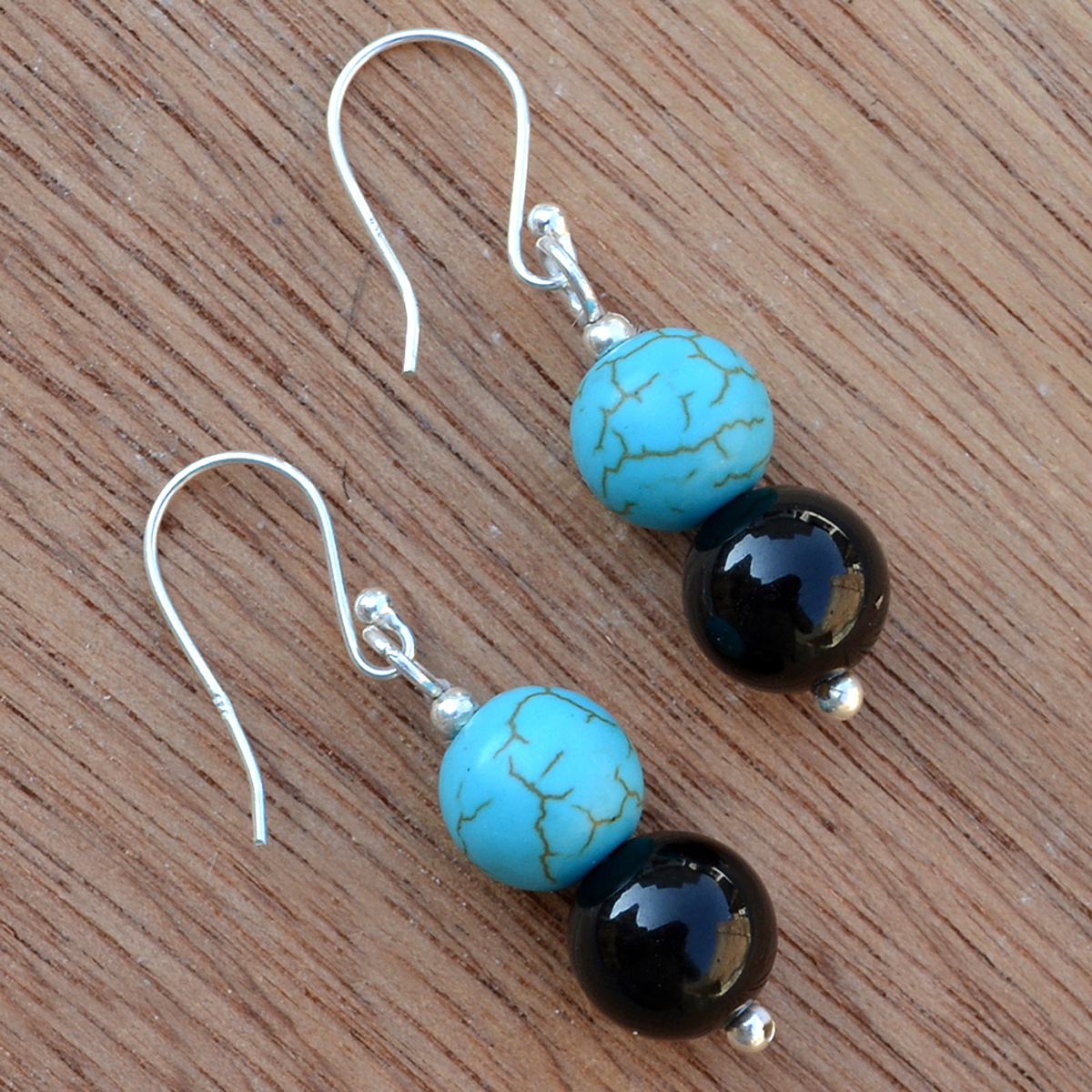 Turquoise & Black Onyx Gemstone Silver Earring Pg-155820 Gender: Women