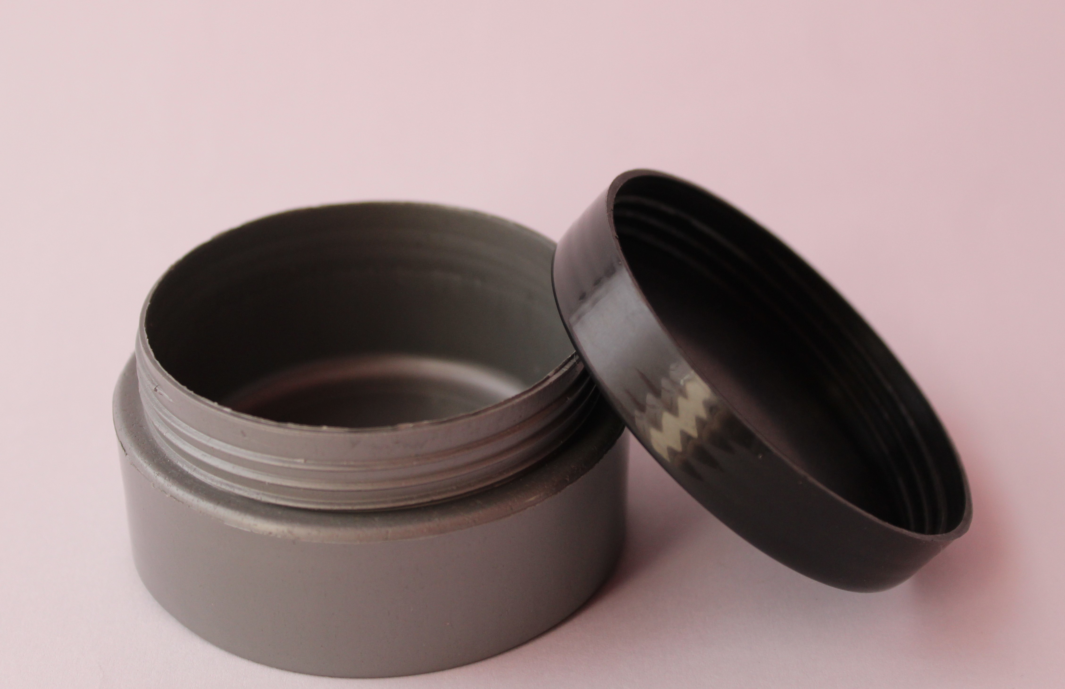 80 Gm Mg5 Plastic Container - Pp Material, Round Jar Shape, Black/silver Color | Injection Molded Food Container For Hair Wax