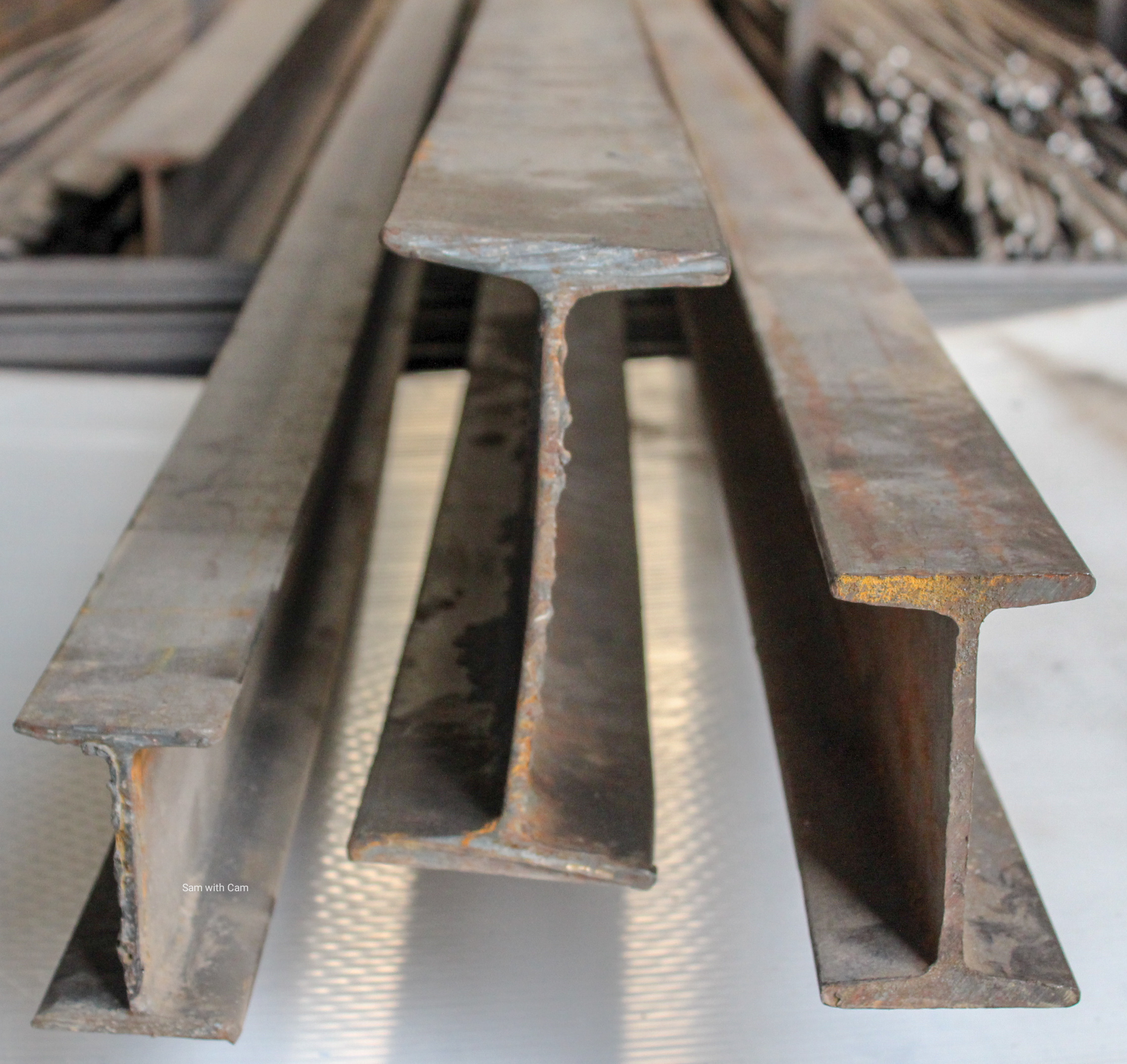 M S Beams - M.s.i Ismb 100x60, 125x65, 150x75, 200x100, 250x125, 300x140 | High Strength, Durable, Black Mill Finished, Load Bearing Capacity