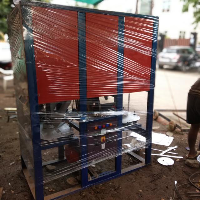 Double Die Dona Thali Making Machine Capacity: 3000 Per / Hour
