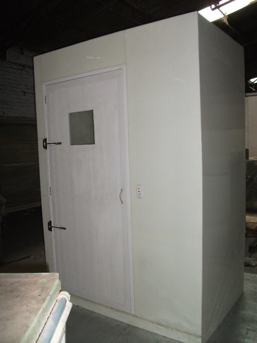 Air Shower - Stainless Steel, 1200 X 1200 X 2450 Mm | Two Stage Filtration, Low Noise Operation, Minimum Vibration, Prefabricated Modular Design