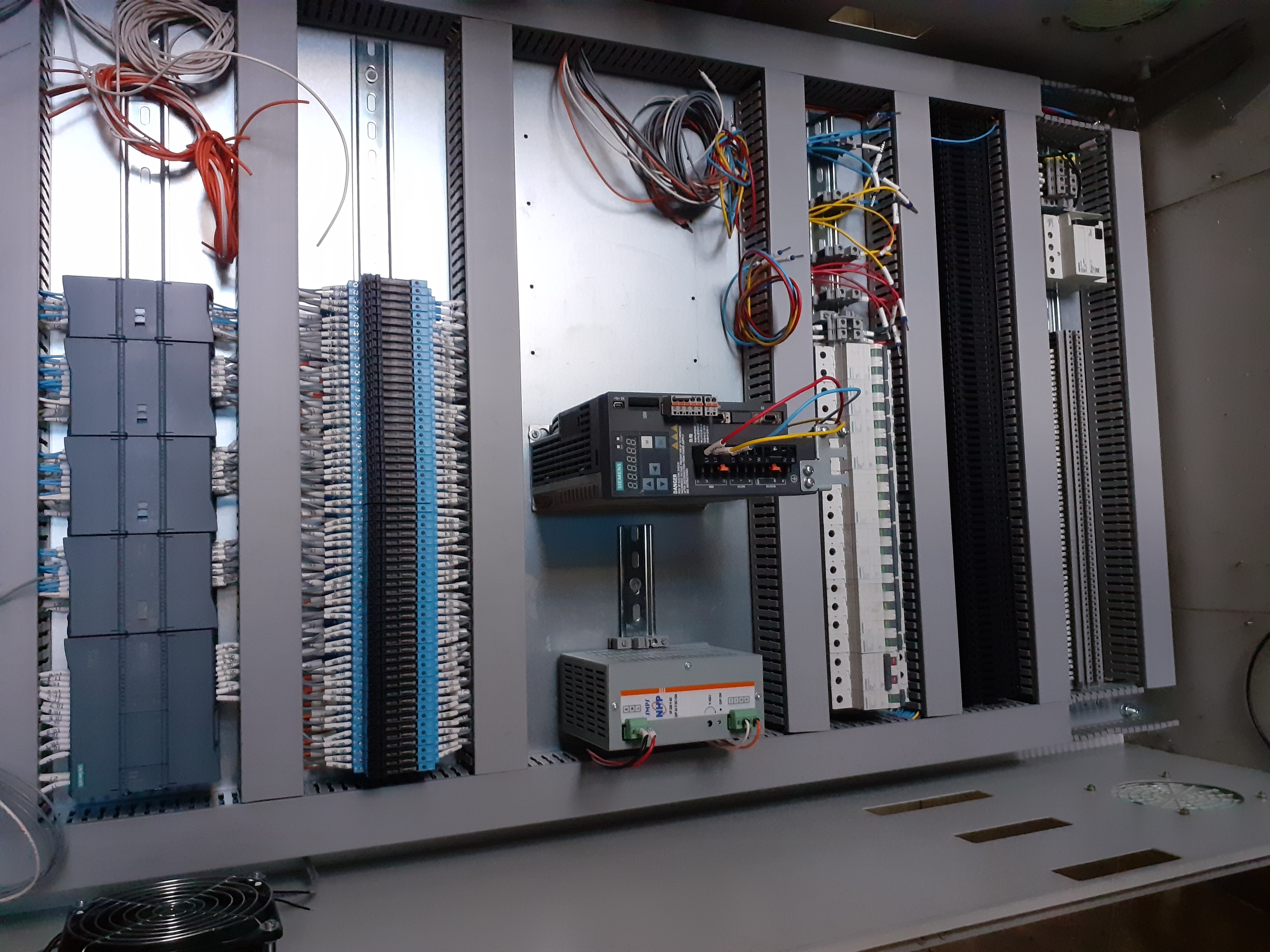 Plc Automation Control Panel - Metal Base, Iron Cover, 50/60 Hz Frequency | Iso & Ce Certified, 500a Maximum Output, 16mm Thickness, Powder Coated Finish, 1 Year Warranty