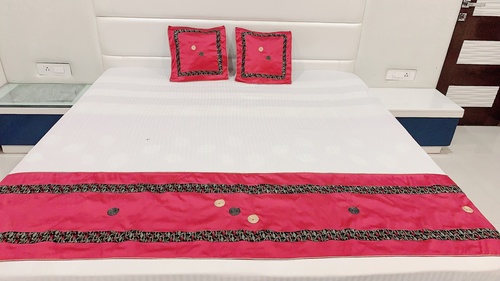 Bed Runners - Cotton, 18x72 Inches, Pink | Machine Washable, 200 Thread Count, Embroidered