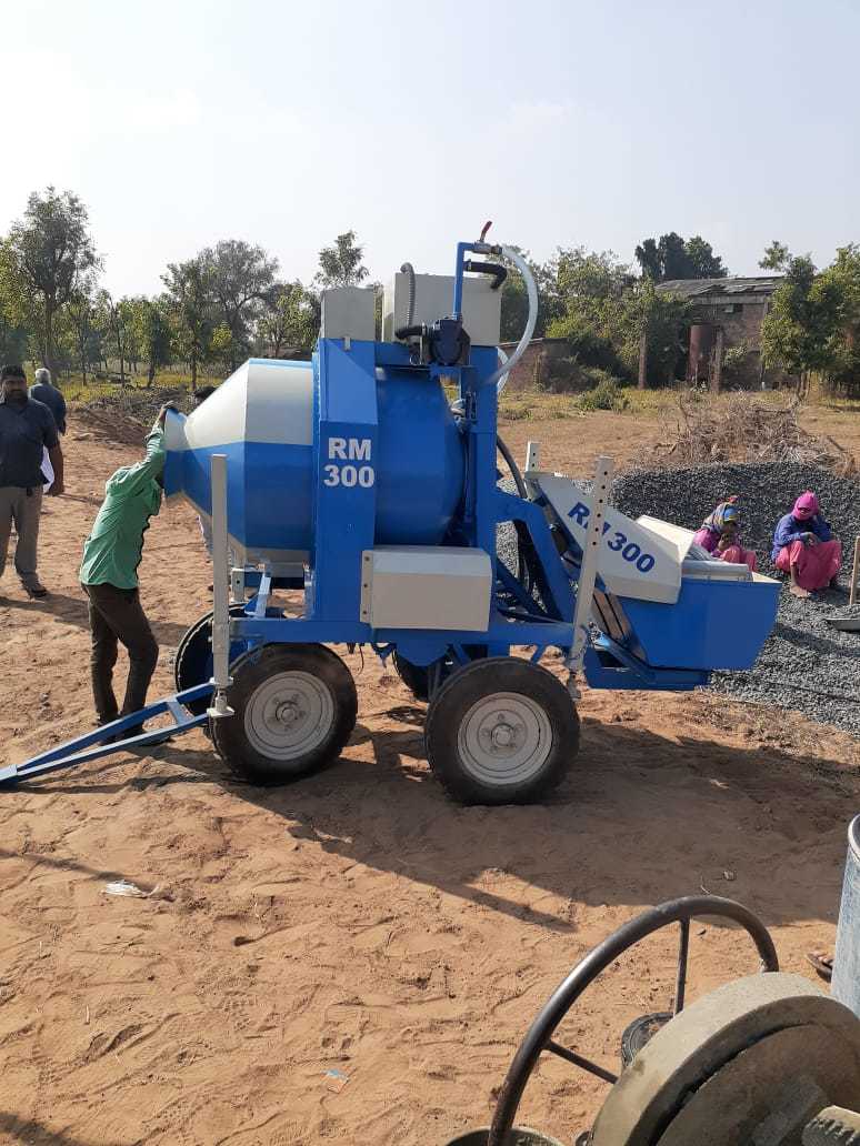Reversible Mixer Rm 300 Capacity: 1beg M3/hr