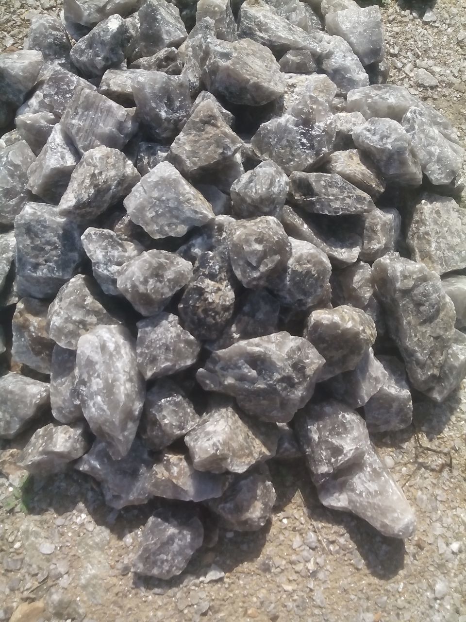 Natural Dark Grey Crystalline Smoky Quartz Lumps Rocks And Aggregate Solid Surface