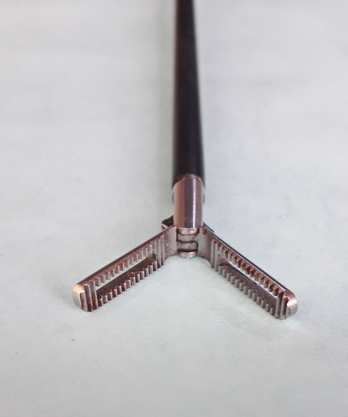 Bipolar 5mm Fenestrated Forceps - Stainless Steel, Plastic Handle | Ideal For Hospital Use, Enhanced Precision And Grip