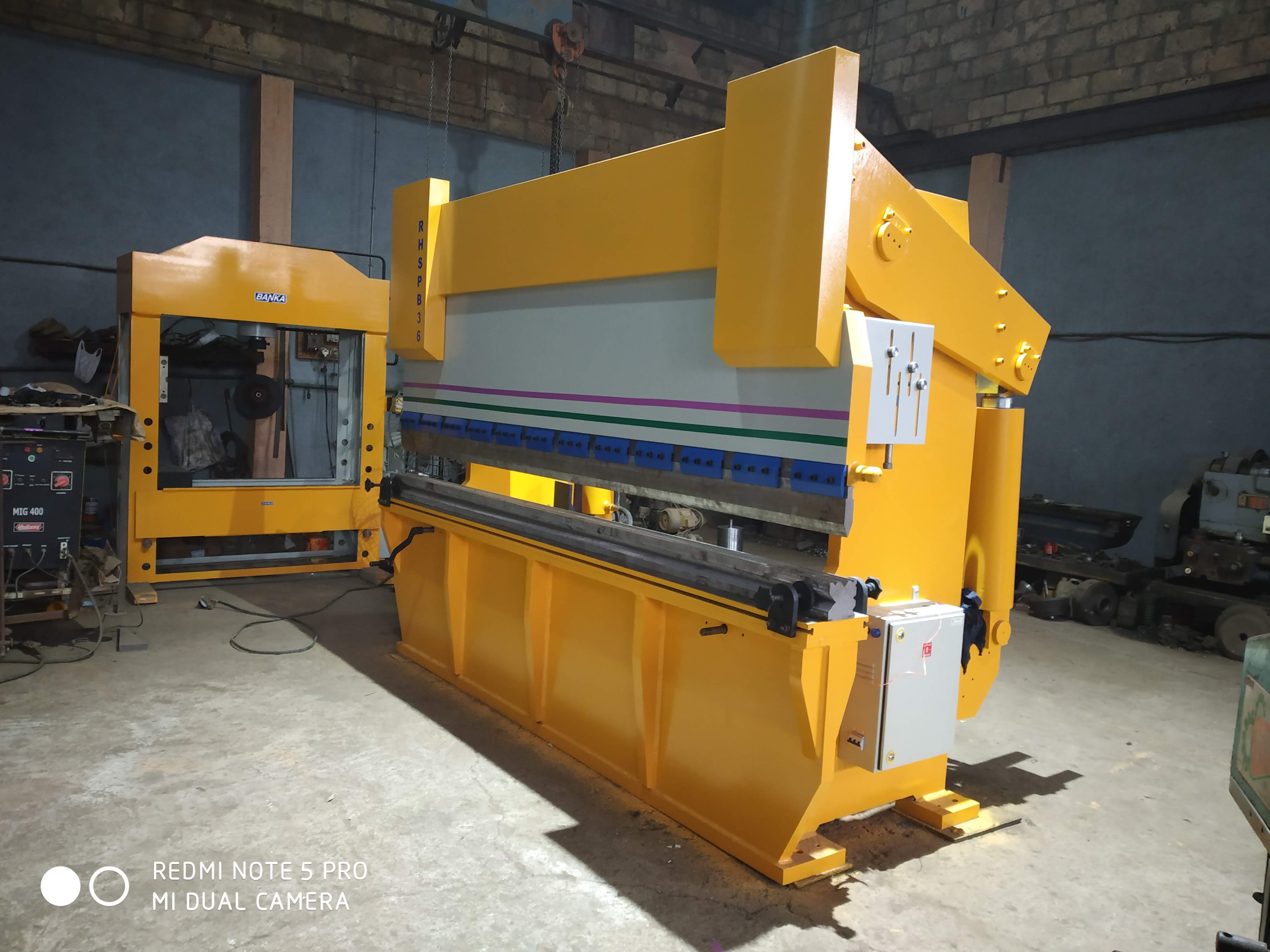 Mechanical Press Brake Machine - 3 Hp, 20 Ton Capacity, 1525x1.6 Mm Bending, 50 Mm Stroke Length, 32 Strokes/min | Easy To Operate, Maintenance Free, Robust Design