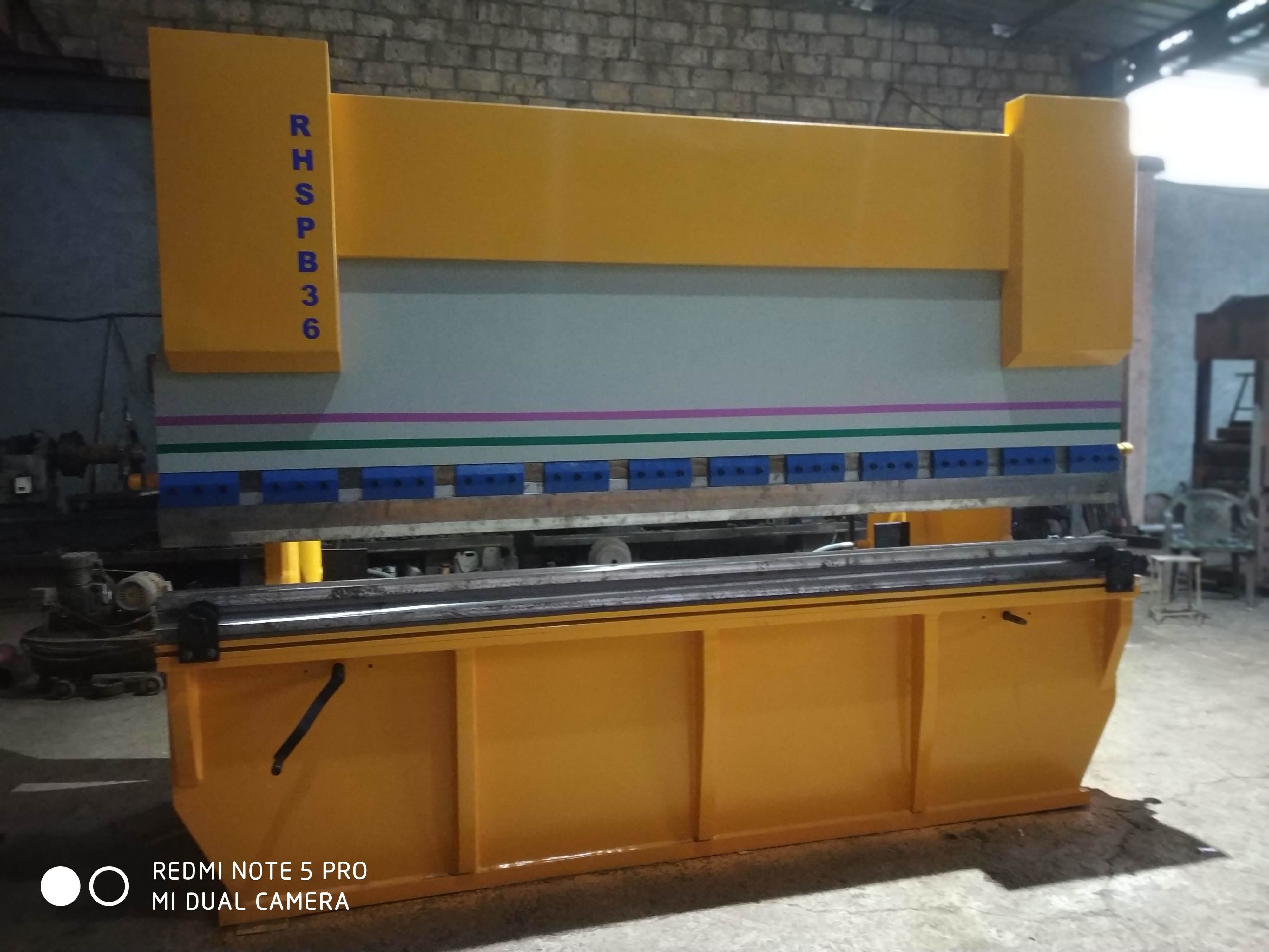 Mechanical Press Brake Machine - 3 Hp, 20 Ton Capacity, 1525x1.6 Mm Bending, 50 Mm Stroke Length, 32 Strokes/min | Easy To Operate, Maintenance Free, Robust Design