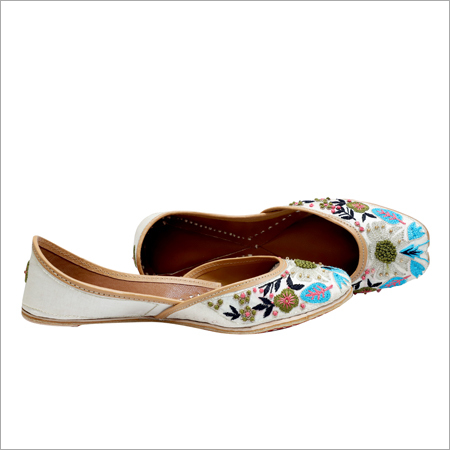 Multi Color Thread Work Jutti