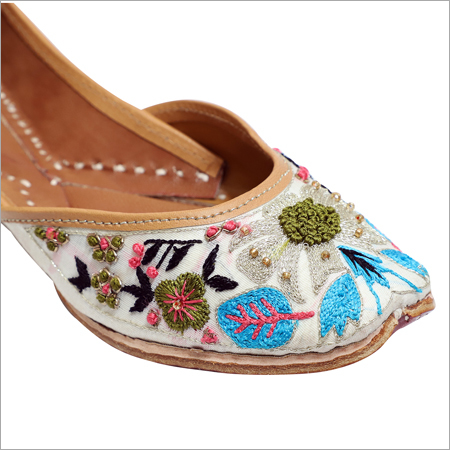 Multi Color Thread Work Jutti