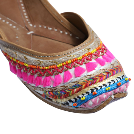 Multi Color Thread Jutti