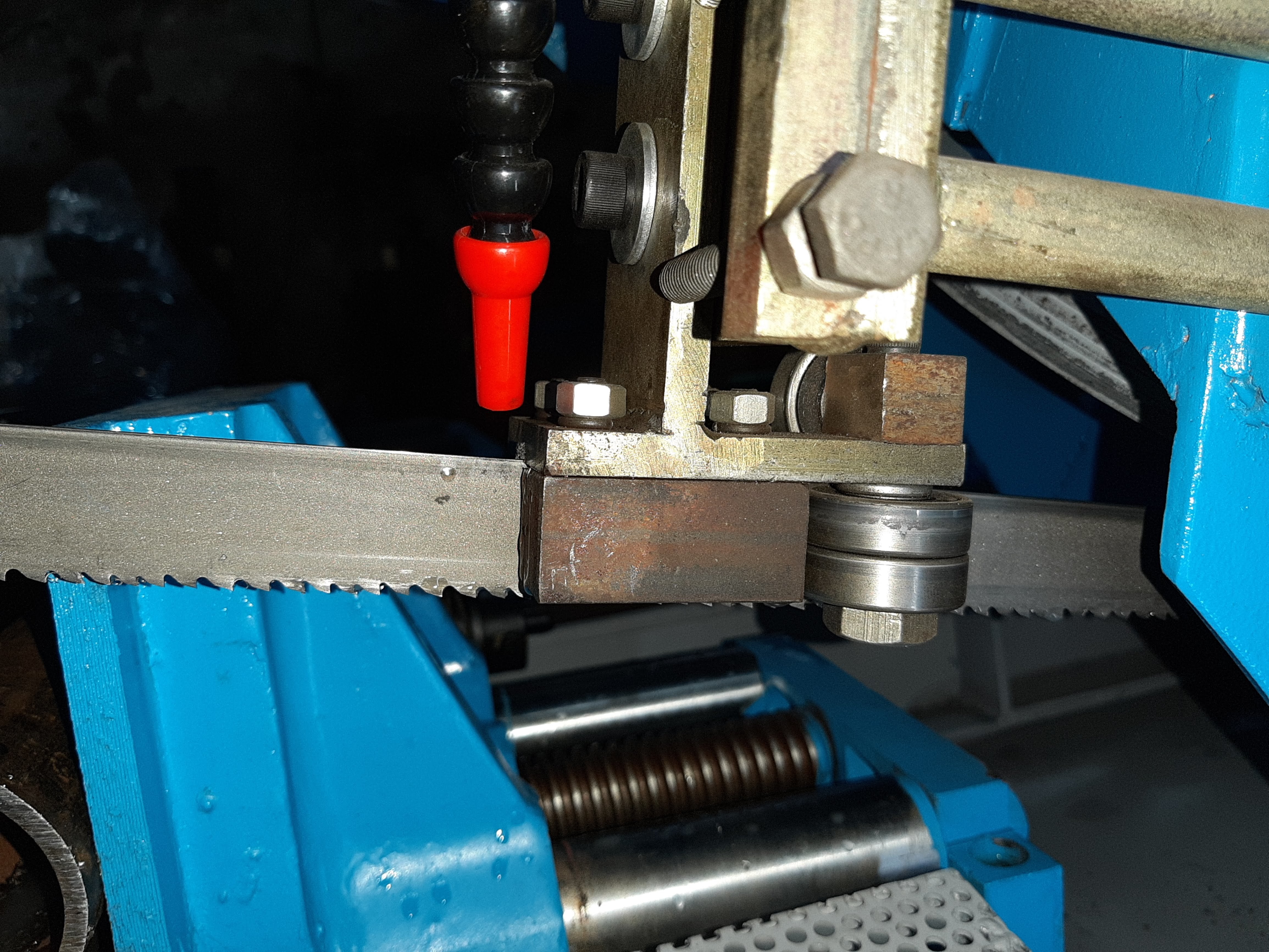 Bandsaw Cutting Machine (300mm) - 300 Mm Cutting Capacity, Dimensions: 1800 X 700 X 1350 Mm, Color: Blue & Grey, 2.0 Hp Motor, Water Cooling System, 3-year Warranty, Semi-automatic Function