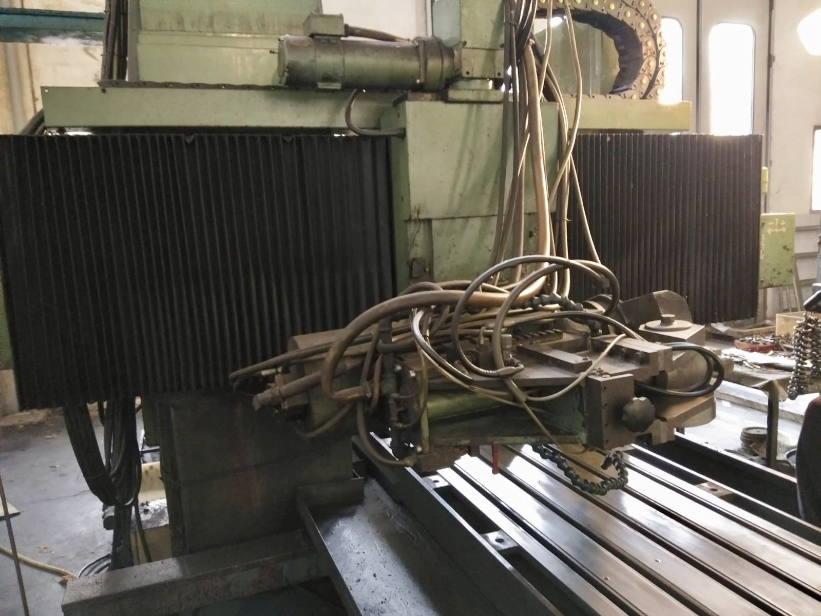 Green Double Column Surface Grinder, Favretto - Rtc 3. With Plc.