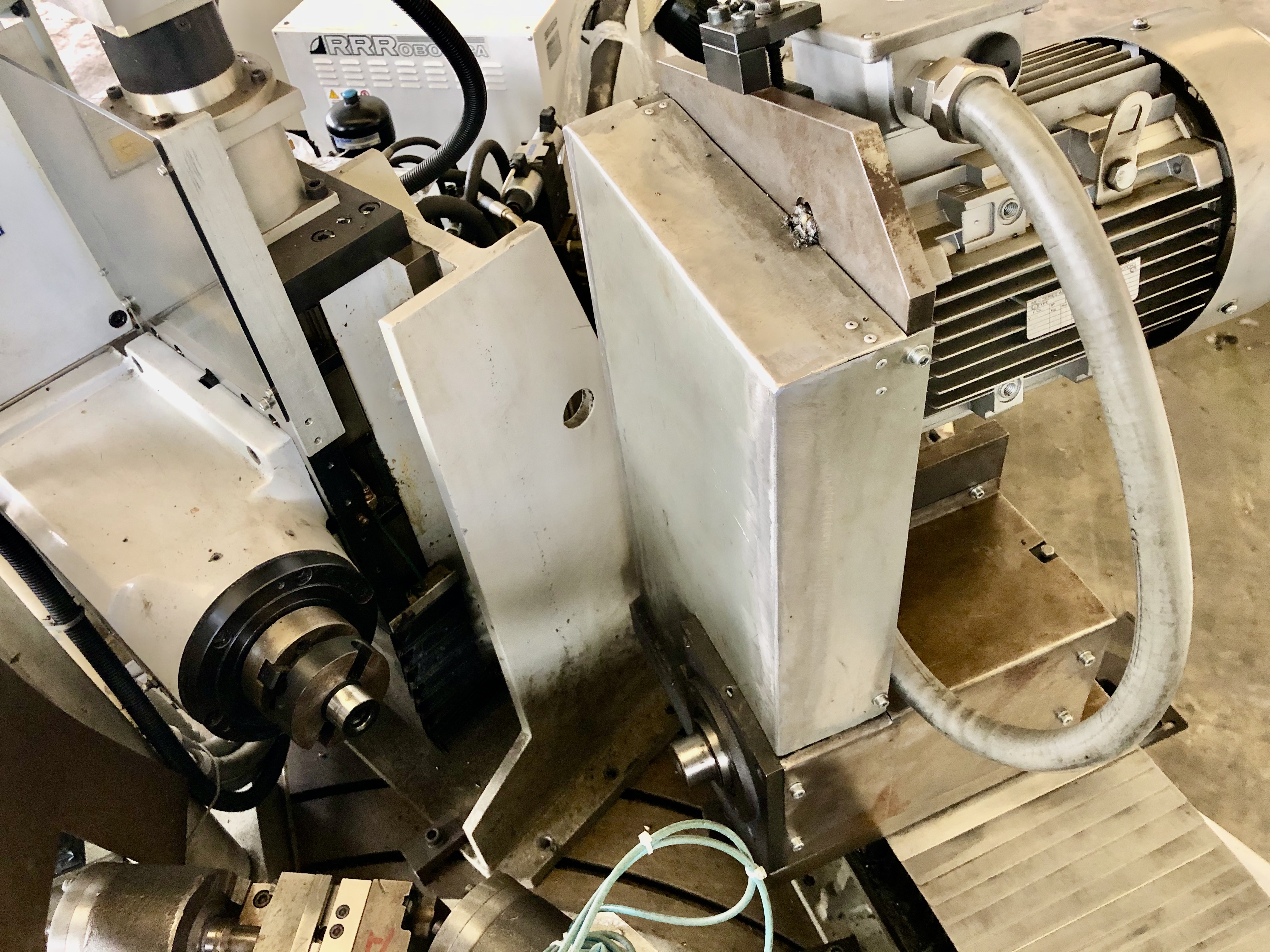White Transfer Machine With Fibrotakt Rotary Indexing Table And Robot - Atom 10.
