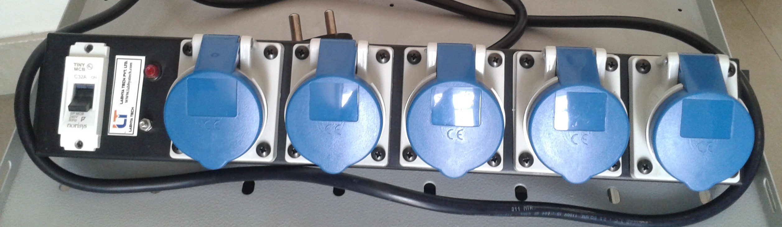 Power Distribution Unit With 5 X Industrial Socket 16amp