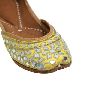 दर्पण कार्य जूती