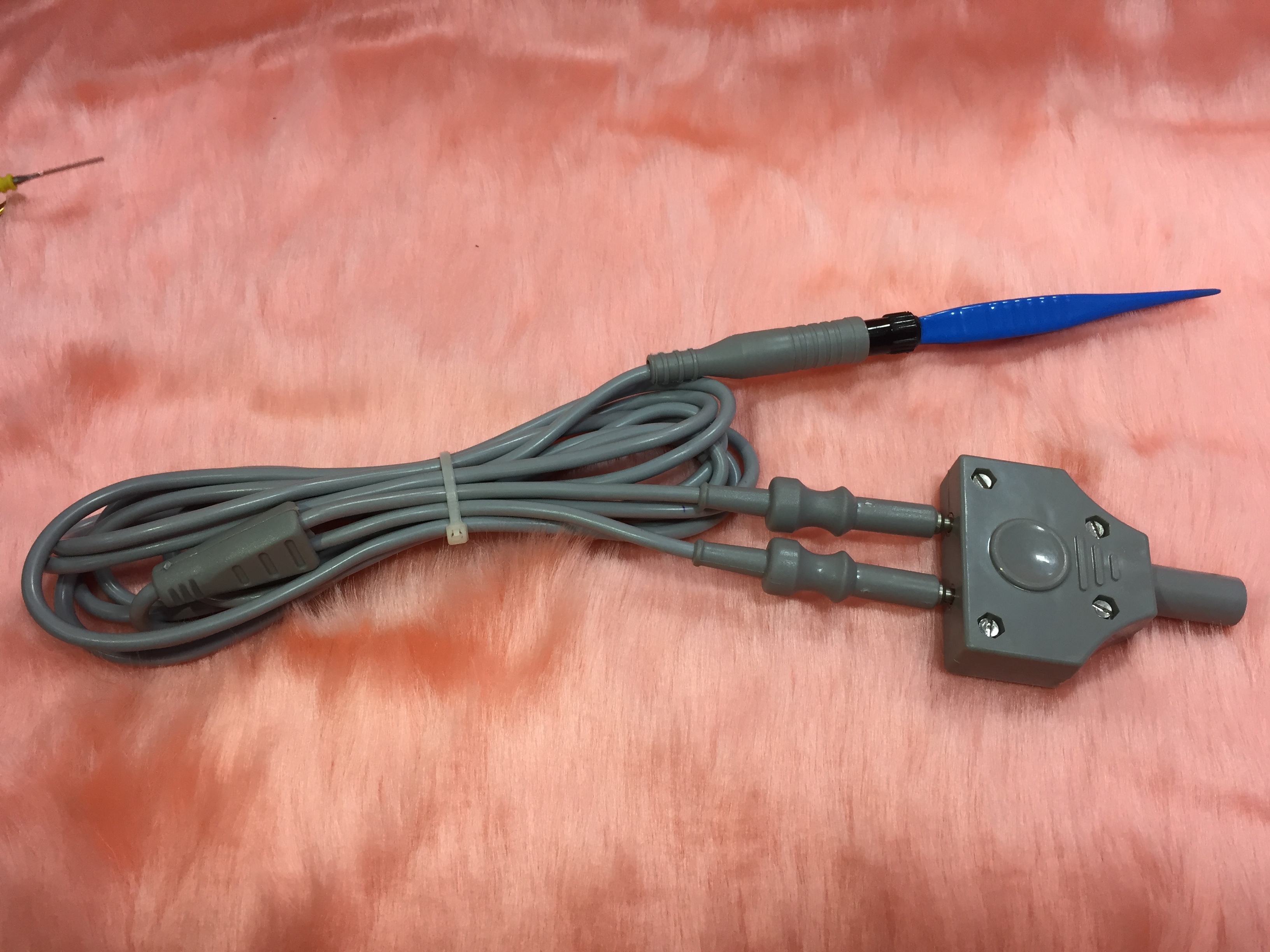 L&t Bipolar Adaptor - High Quality Surgical Nylon & Electro Brass | Dimensions: 127x228.6x304.8mm, Color: Grey, Power: 220w, Ideal For Surgical Use