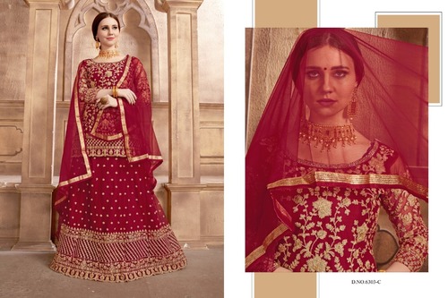 डिजाइनर सूट