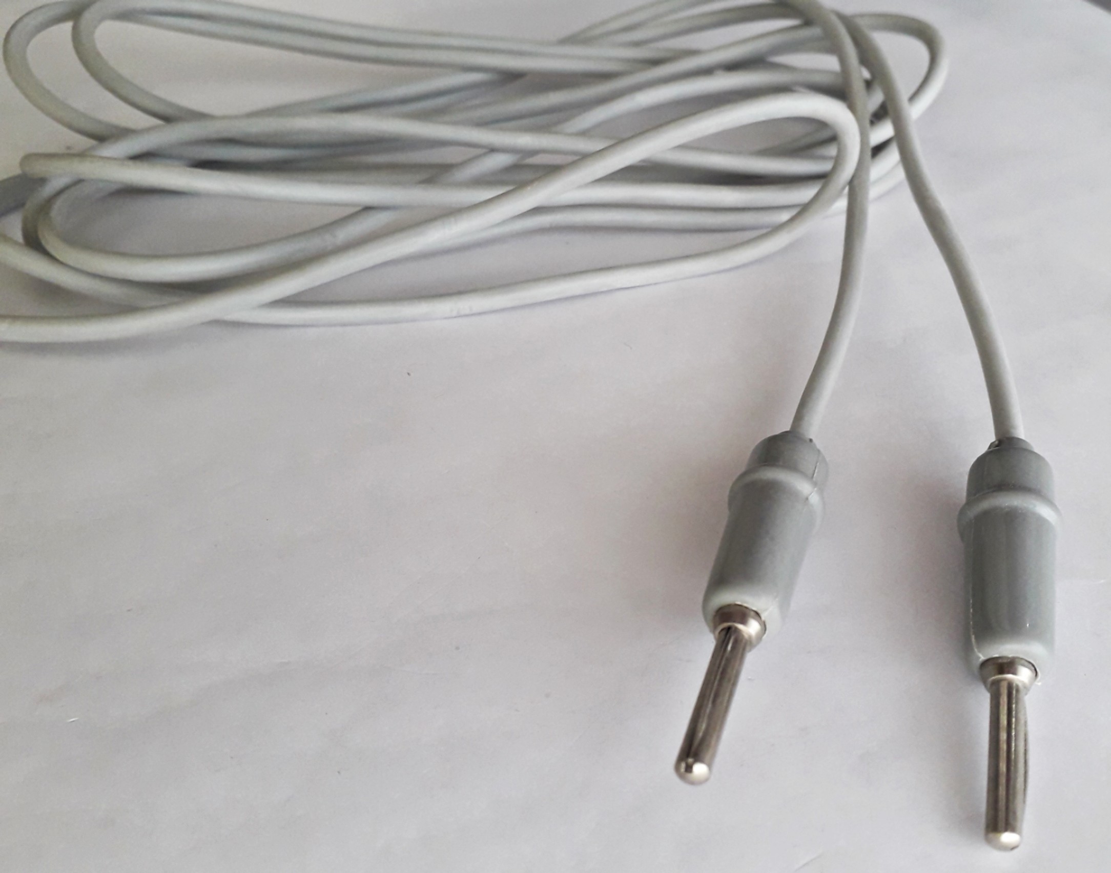 Monopolar Active Handle Silicon Cable Cord - Silicon Rubber, 3 Meter Length, Gray & Blue, 220 Watt Power | Ideal For Surgical Applications In Hospitals & Clinics