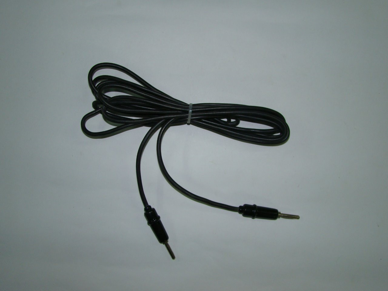 Monopolar Active Handle Silicon Cable Cord - Silicon Rubber, 3 Meter Length, Gray & Blue, 220 Watt Power | Ideal For Surgical Applications In Hospitals & Clinics