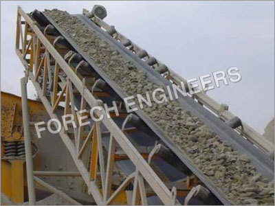 कन्वेयर बेल्ट पर बढ़ जाती है