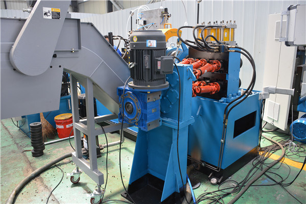 Customized Wxc100ca Centerless Bar Peeling Machine