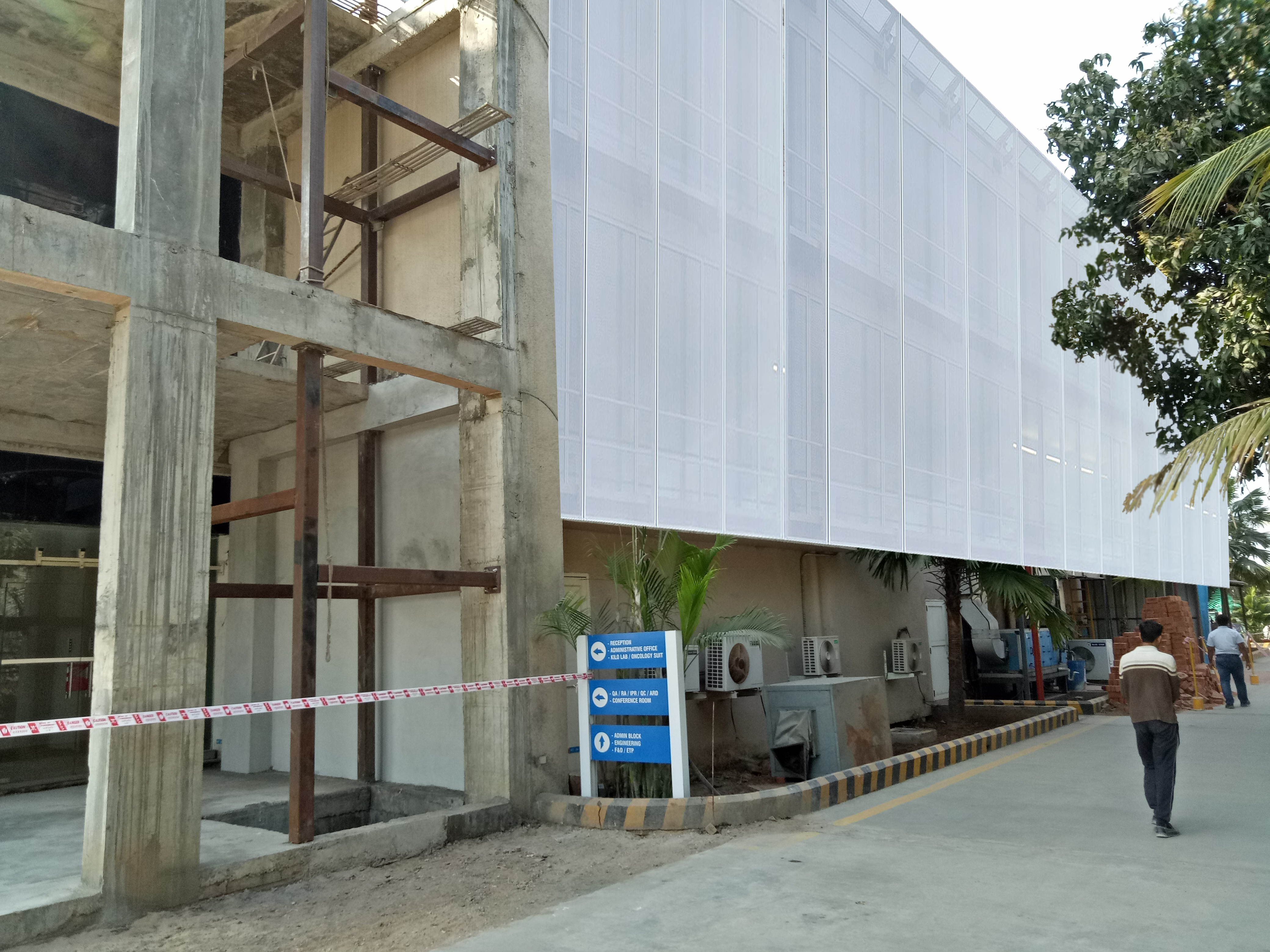 Fabric Facade - Pvc Panel, Multicolor Design For Offices, Restaurants, And Hotels, Long Lifespan, Folding Style