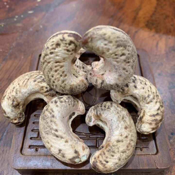 Cashew Nut Broken (%): 5%