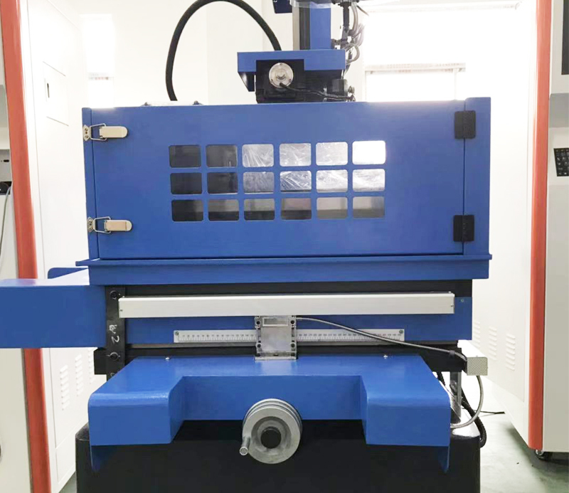 Blue High Speed Wire Cutting Machine Dk7735