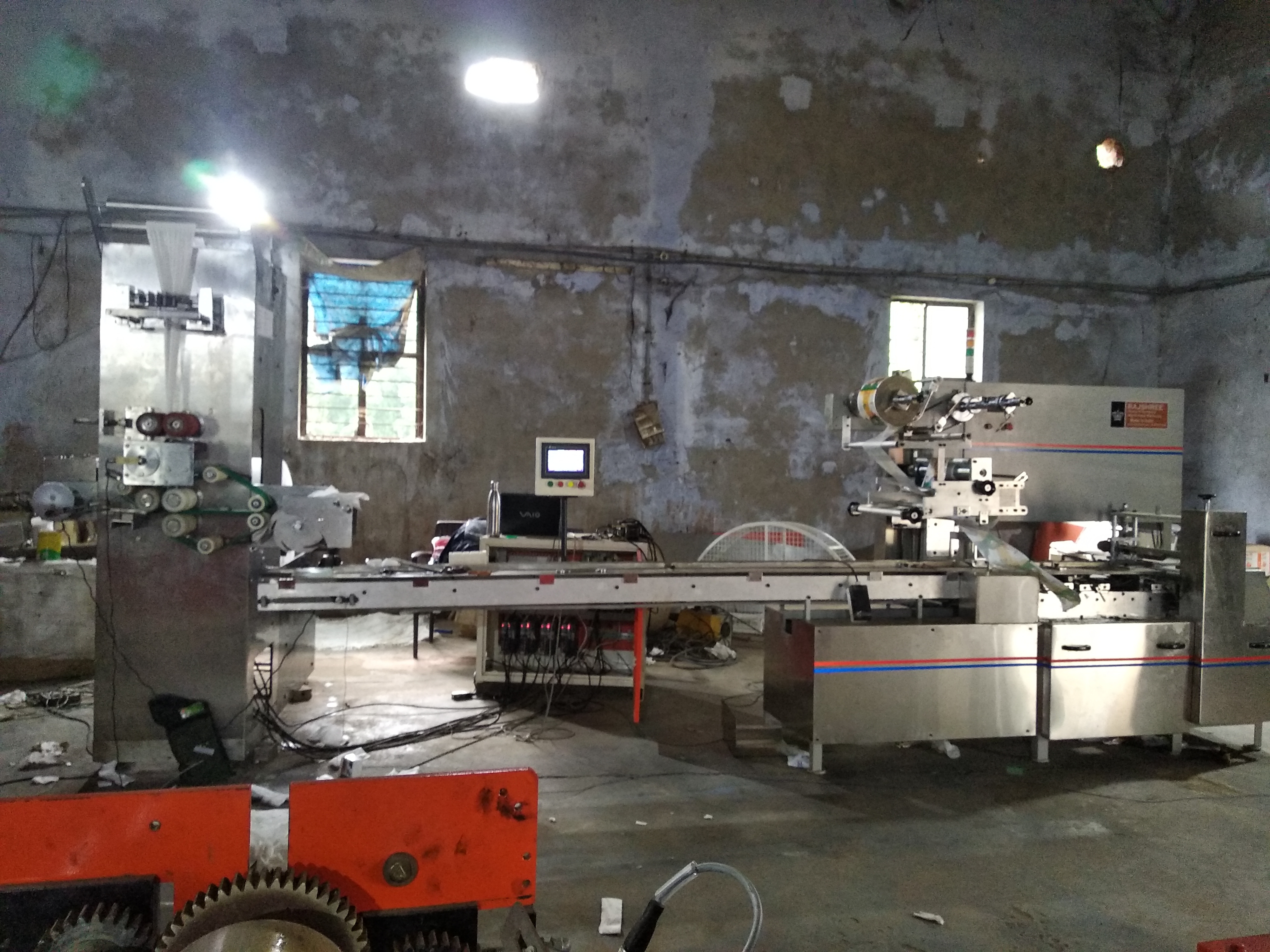 Fully Automatic Wet Wipe Making Machine - Non Woven Material, 2100x1500x1600 Mm, Ivory White | Plc Control, 30-150 Wipes/min, Versatile Production Of Adult, Baby, And Industrial Wipes