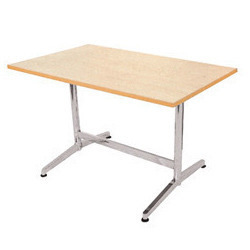 टेक्नोमकाज़ कैंटीन टेबल