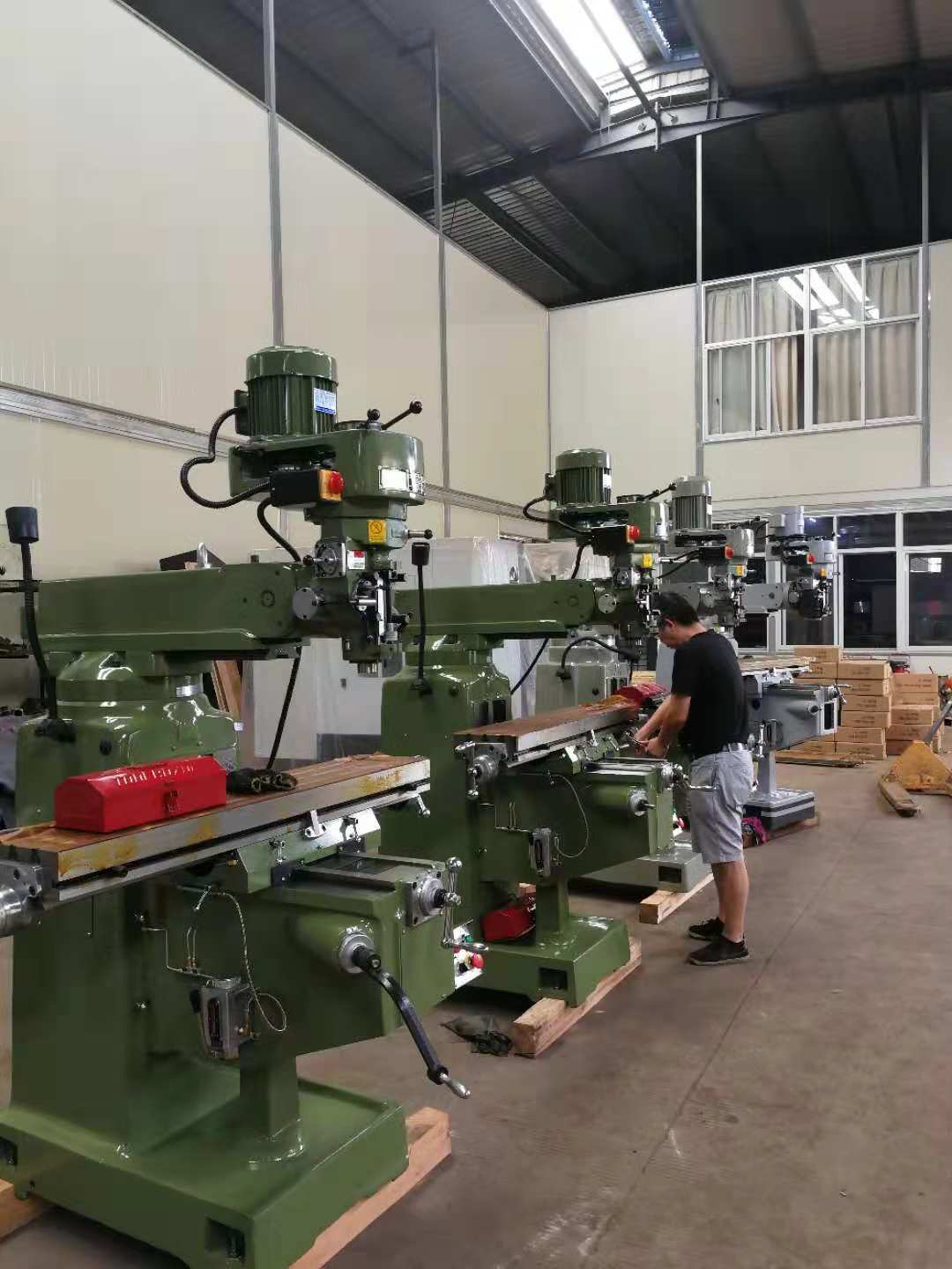 Industrial Turret Milling Machine 6hg - Cast Iron, 1770x1780x2300mm, Green | Eco Friendly, High Efficiency, Low Noise, Manual Control