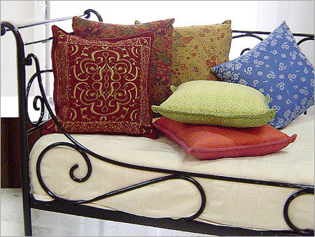 प्रमुख डिजाइनर कुशन